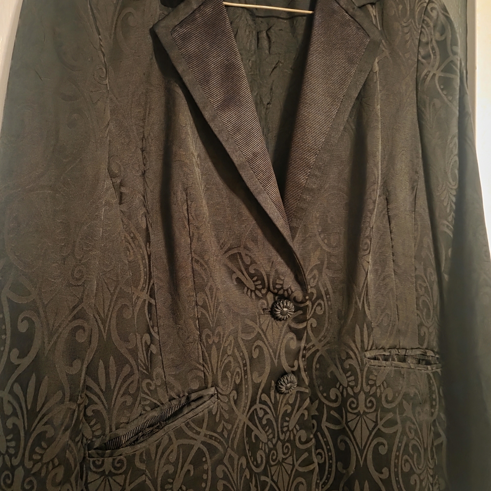 Elegant Black Patterned Blazer